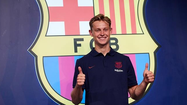 Frenkie de Jong llegó a Barcelona: Estoy contento por jugar al lado de Messi