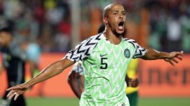 Nigeria doblegó en la agonía a Sudáfrica y se instaló en semifinales de la Copa Africana