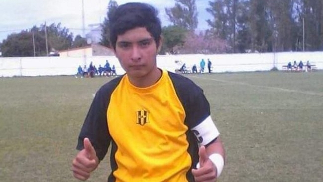 Joven portero argentino falleció luego de atajar un penal con su pecho