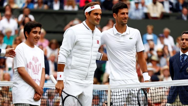 Novak Djokovic y Roger Federer se miden en la gran final de Wimbledon