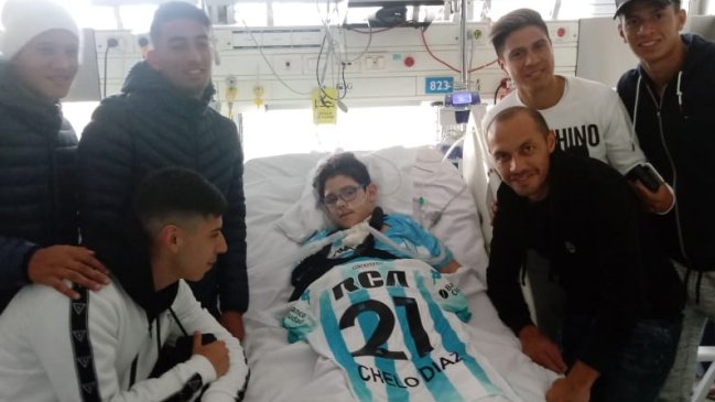 Marcelo Díaz tuvo bello gesto con niño que perdió a su familia en un accidente de tránsito
