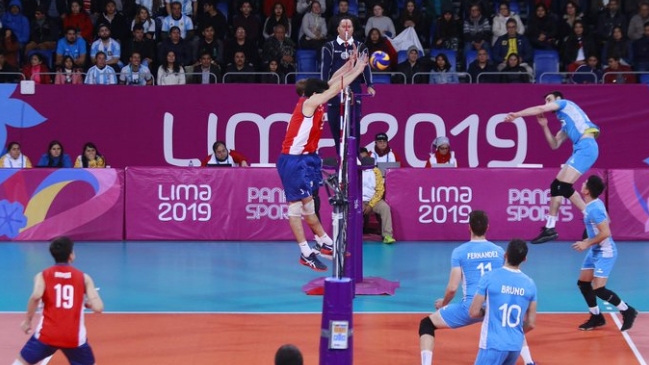 Chile perdió con Argentina dando una dura batalla e irá por el bronce en el voleibol en Lima 2019