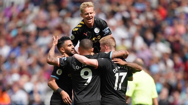 Manchester City de Claudio Bravo debutó en la Premier con abultado triunfo sobre West Ham