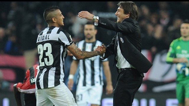 Arturo Vidal contactó al técnico Antonio Conte para fichar en Inter de Milán