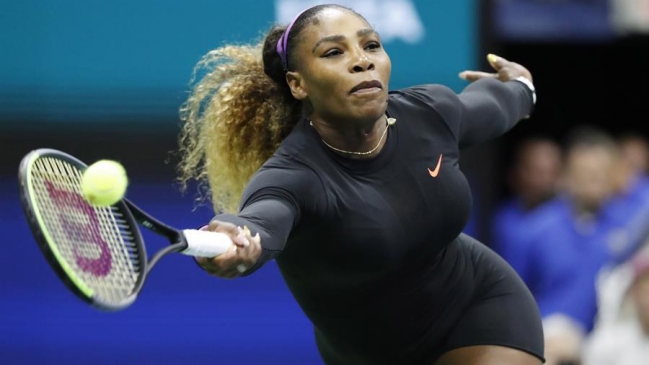 Serena Williams aplastó a Maria Sharapova y superó el debut en el US Open
