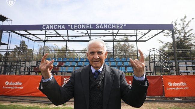 Cancha principal del Centro Deportivo Azul llevará el nombre de Leonel Sánchez