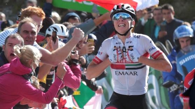 El esloveno Pogacar se impuso en Los Machucos y Roglic afianzó su liderato en la Vuelta a España