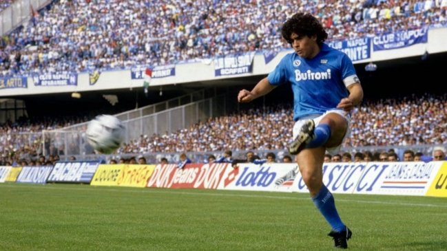 El saludo de Napoli a Maradona por el "Día del Maestro" en Argentina