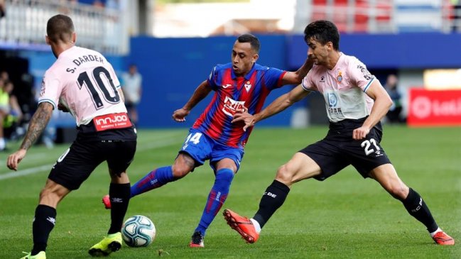 Fabián Orellana aportó con una asistencia en caída de Eibar ante Espanyol