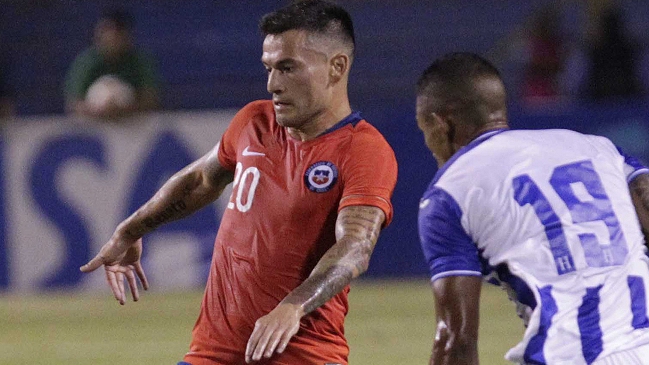 Charles Aránguiz: Decidí no ser capitán ante Honduras por respeto a Claudio Bravo