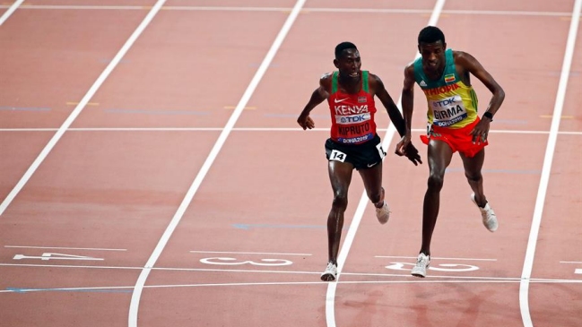 Kipruto siempre vuelve: nuevo oro mundial en 3.000 metros obstáculos