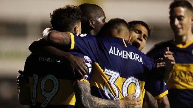 Boca venció a Defensa y continúa como único líder de la Superliga argentina