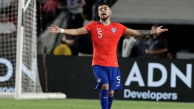 Dos nuevas bajas para Chile: Paulo Díaz y Fabián Orellana se perderán duelo ante Guinea
