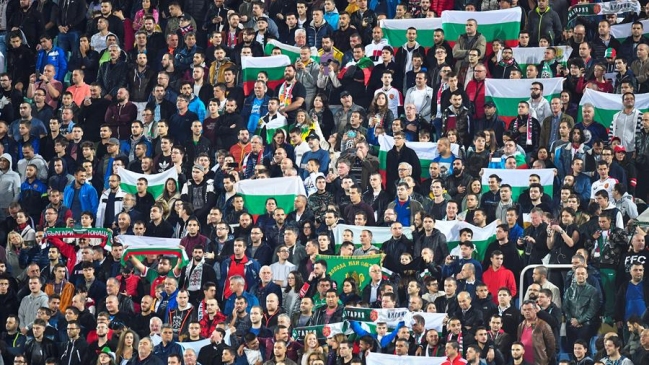 UEFA abrió expediente al Bulgaria-Inglaterra e investigará gesto de jugadores turcos