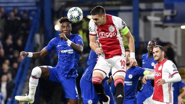 Chelsea y Ajax igualaron en "guerra de goles" y le dieron vida a Valencia en el Grupo H