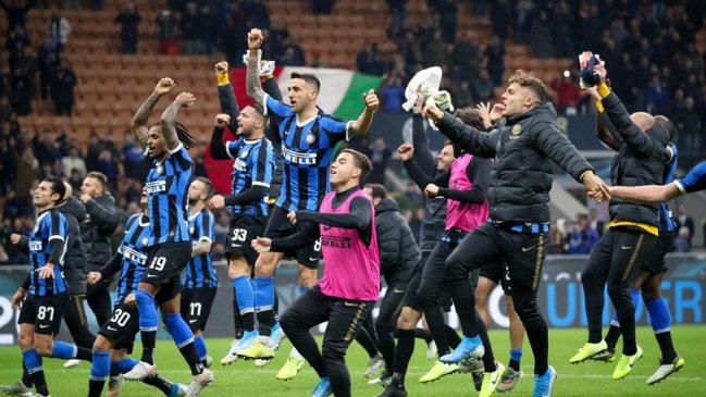 Inter de Milán concretó una remontada ante Verona y tomó el liderato de la Serie A
