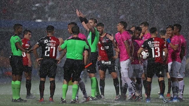 Final de la Sudamericana entre Independiente del Valle y Colón fue suspendida temporalmente por lluvia