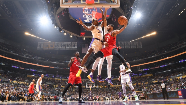 Los Raptors silenciaron a los Lakers en el Stapless Center
