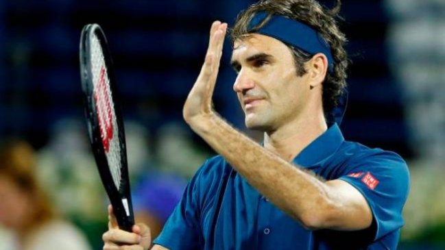 Roger Federer exhibe su talento por primera vez en Chile en duelo contra Alexander Zverev