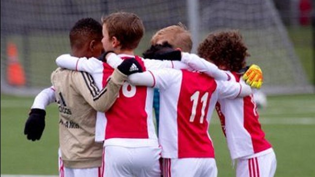 División menor de Ajax ganó un partido con cincuenta goles