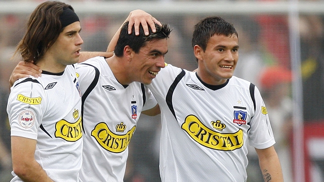 Bayer Leverkusen recordó el título que Charles Aránguiz ganó en Colo Colo hace 10 años