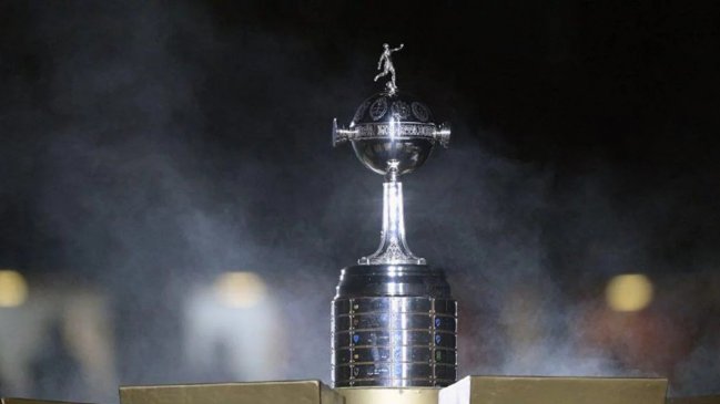 Chile arriesga perder cupo para la Libertadores si U. Española recurre al TAS por el "Chile 4"