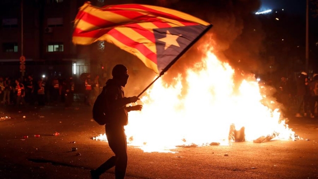 La otra cara del clásico entre Barcelona y Real Madrid: Los disturbios afuera del Camp Nou