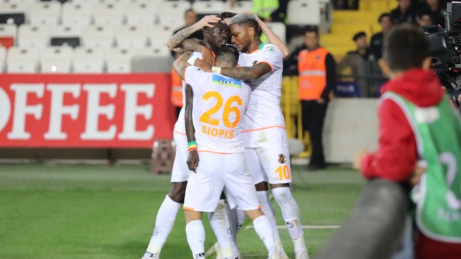 Junior Fernandes marcó dos goles en goleada de Alanyaspor en la liga turca