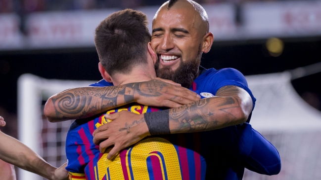 FC Barcelona se mantuvo en la cima de la liga española gracias a Vidal y Messi