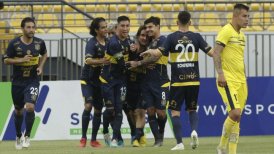 Everton derrotó en los descuentos a U. de Concepción en el arranque del campeonato