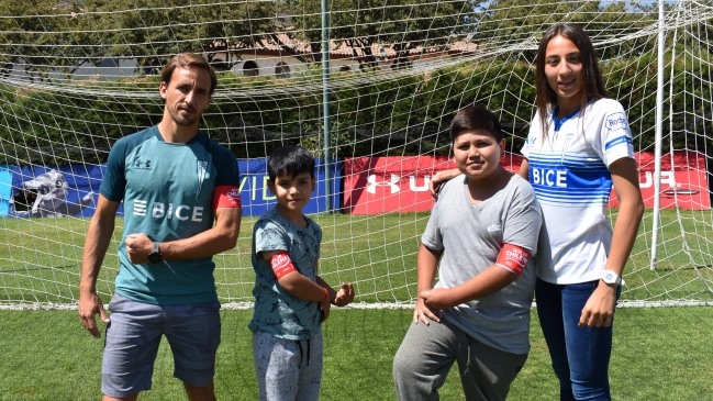 La UC entregó becas a niños que sobrevivieron al cáncer para sean parte de su escuela de fútbol