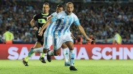 Racing sigue de fiesta: Crearon polera que recrea el gol de Marcelo Díaz