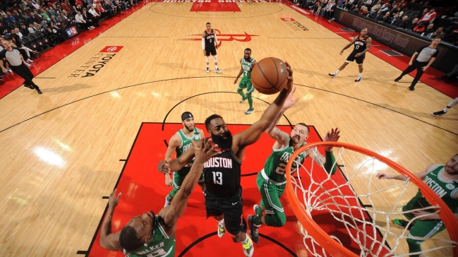 Los Rockets frenaron la racha victoriosa de Boston de la mano de Harden