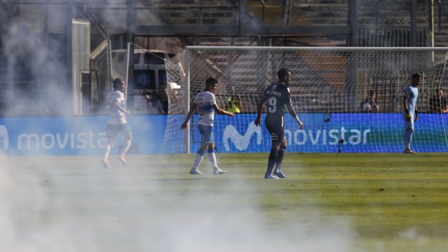 Colo Colo enfrenta a Universidad Católica en un nuevo clásico en el Estadio Monumental