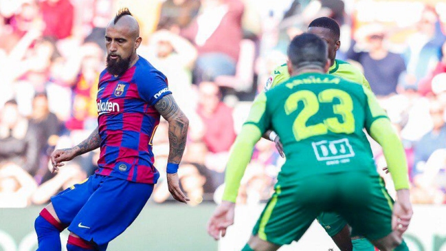 Directivo de Barcelona elogió a Vidal: Su rendimiento es magnífico