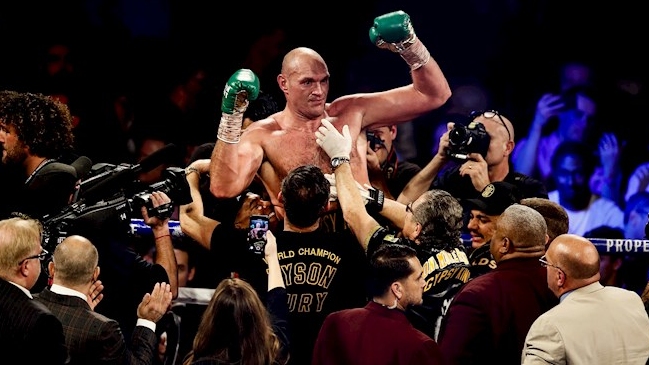 Tyson Fury venció por nocáut técnico a Deontay Wilder y se proclamó nuevo campeón mundial