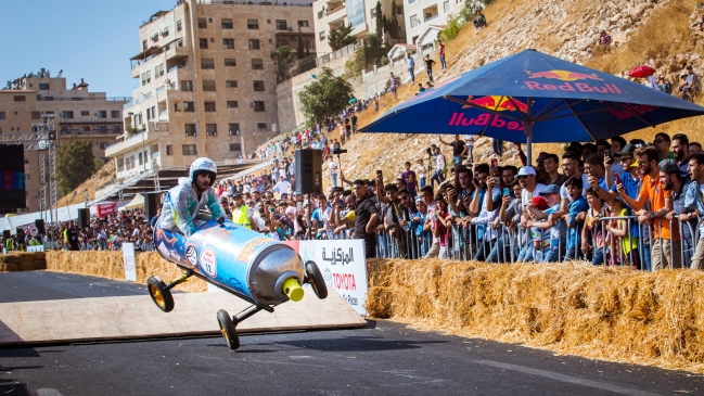 La carrera de "autos locos": Red Bull Soapbox Race se realizará este sábado en Santiago