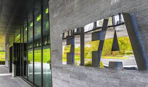 FIFA propone ampliar a cinco los cambios en un partido para la reanudación de torneos