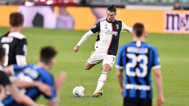 Cristiano Ronaldo partió rumbó a Italia tras casi dos meses en Portugal