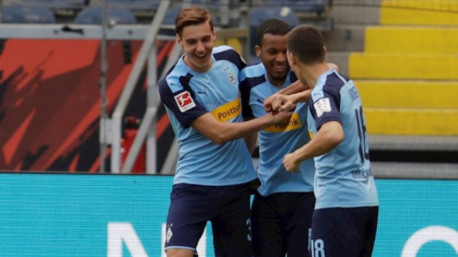 Monchengladbach venció con comodidad a Frankfurt y subió al podio de la Bundesliga