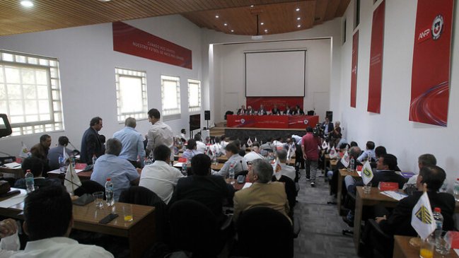 Consejo de Presidentes decide el futuro de la ANFP