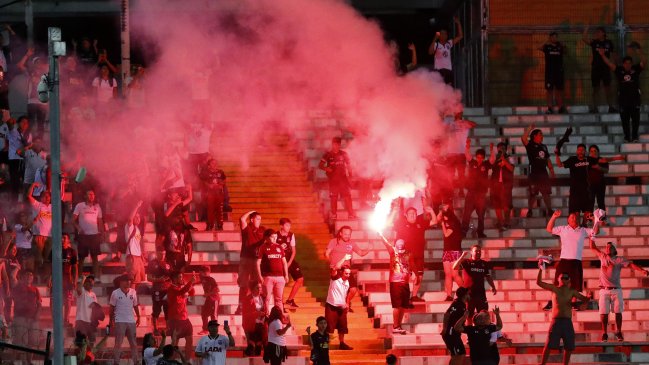 Colo Colo y Universidad Católica recibieron millonario castigo por incidentes en la Libertadores