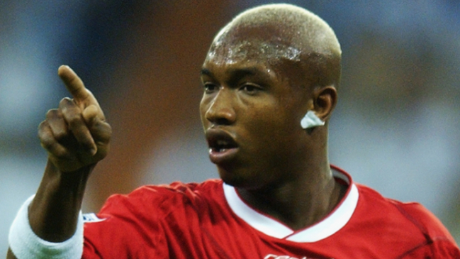 Ex jugador de Liverpool recordó indisciplina junto a senegalés El-Hadji Diouf y dijo sentirse "usado"