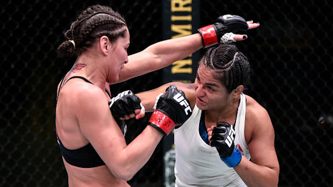 Cynthia Calvillo se alzó victoriosa sobre Jessica Eye en el UFC Las Vegas 2