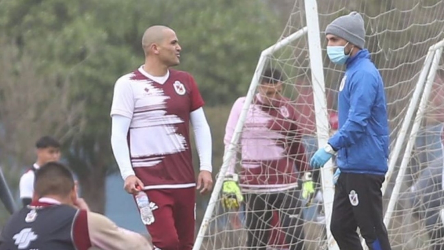 Deportes La Serena confirmó el fichaje de Humberto Suazo