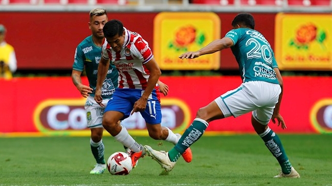 León con Jean Meneses se estrenó en el Apertura de la Liga MX con empate ante Chivas