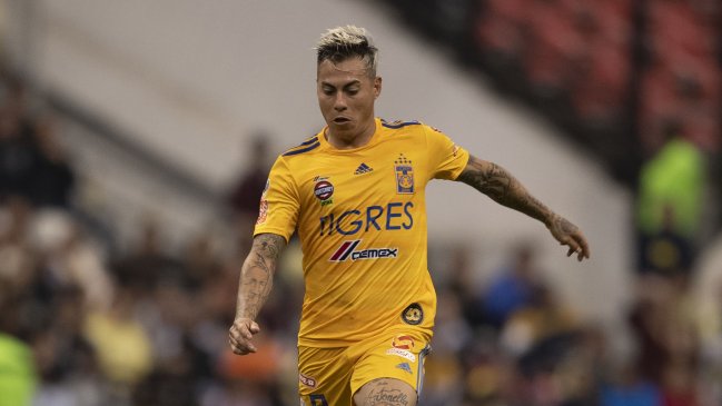 Eduardo Vargas estuvo desde el arranque en el empate de Tigres ante Pachuca de Víctor Dávila