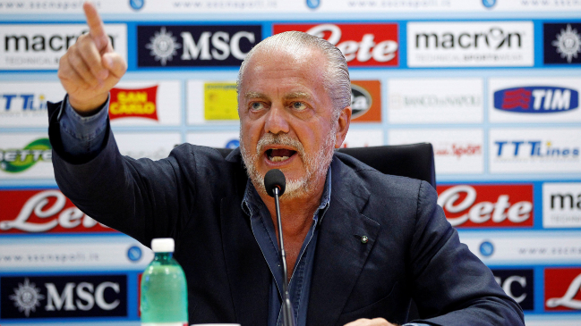 Presidente de Napoli exigió a la UEFA cambiar la sede del duelo ante FC Barcelona