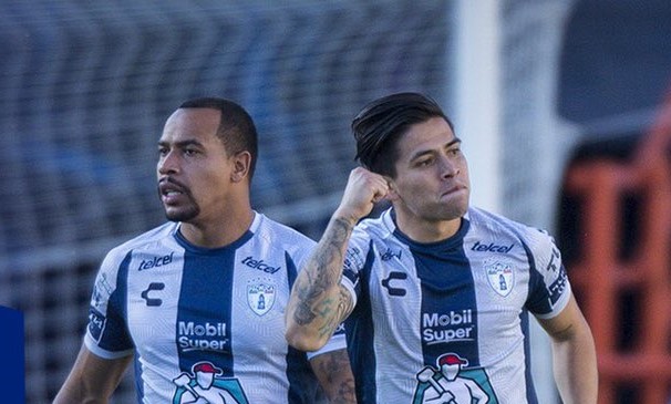 Víctor Dávila guió el primer triunfo de Pachuca en la Liga MX