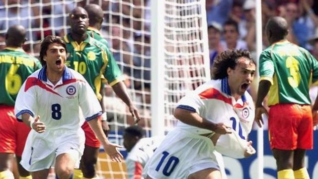 José Luis Sierra recordó su golazo a Camerún: Fue un tiro libre perfecto